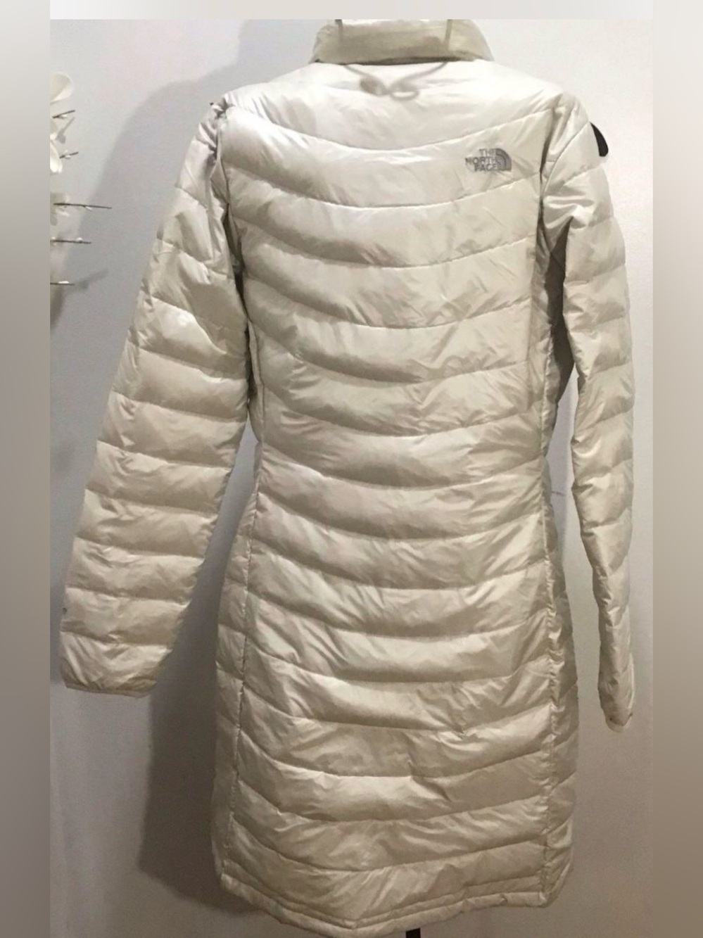 The North Face Women's Cream Knee-Length Packable Down Puffer Coat